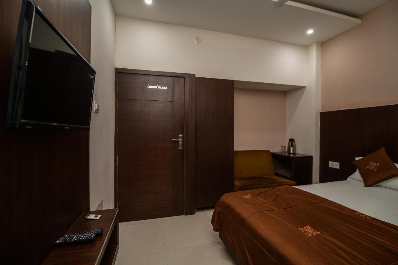 Hotel Shriram Уджайн Екстериор снимка