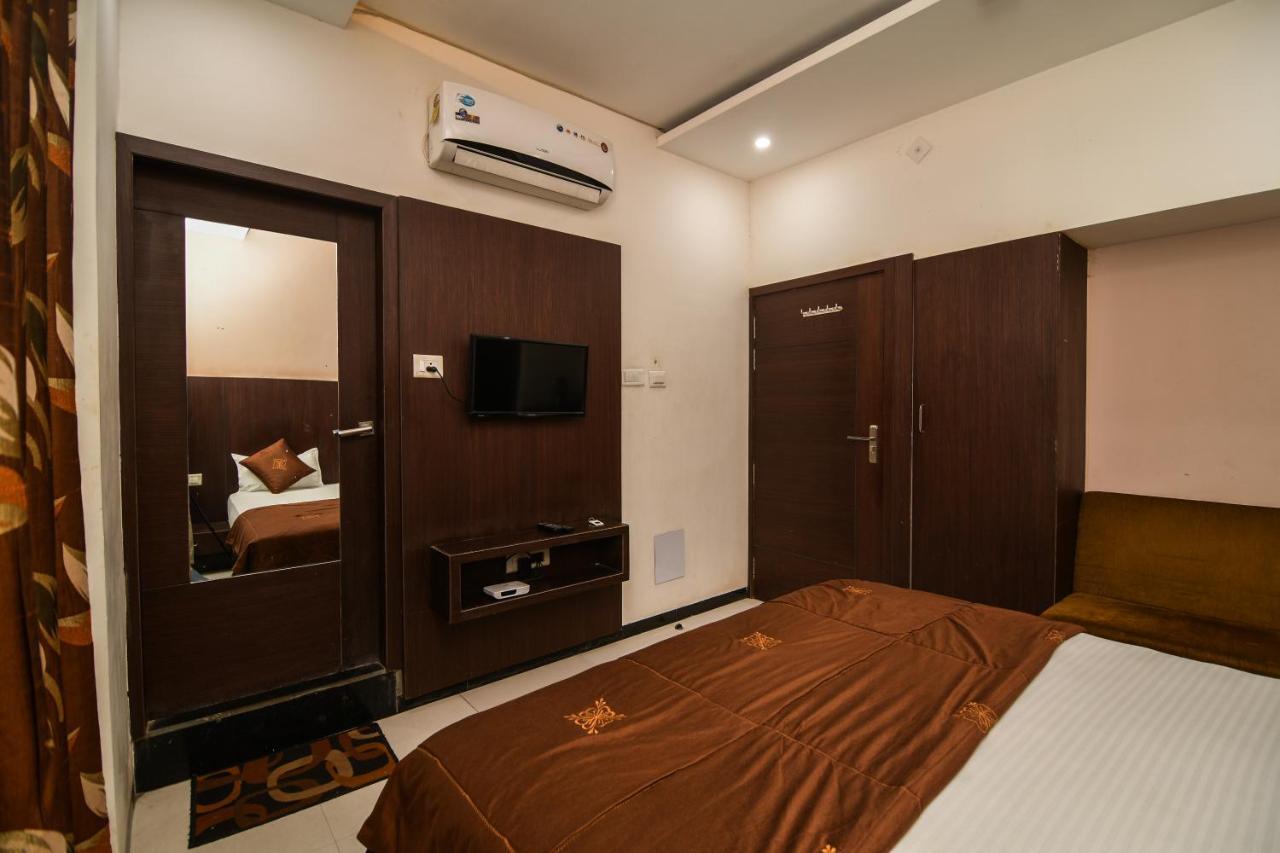 Hotel Shriram Уджайн Екстериор снимка