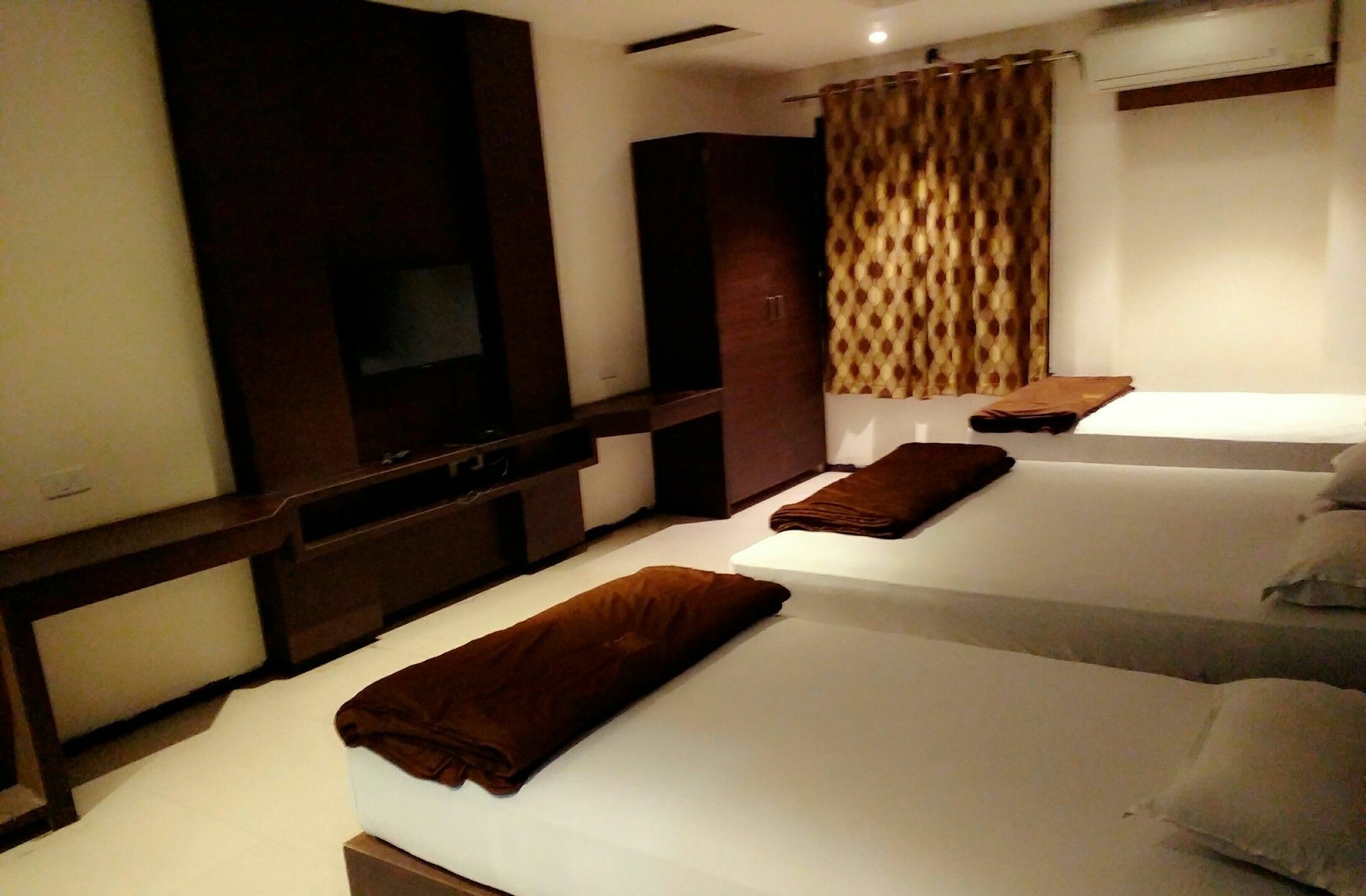 Hotel Shriram Уджайн Екстериор снимка